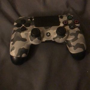 PS4 controller